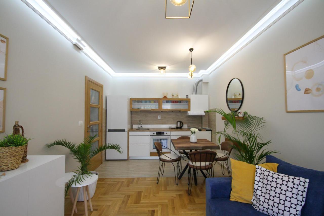 Laki Appartement Tivat Buitenkant foto
