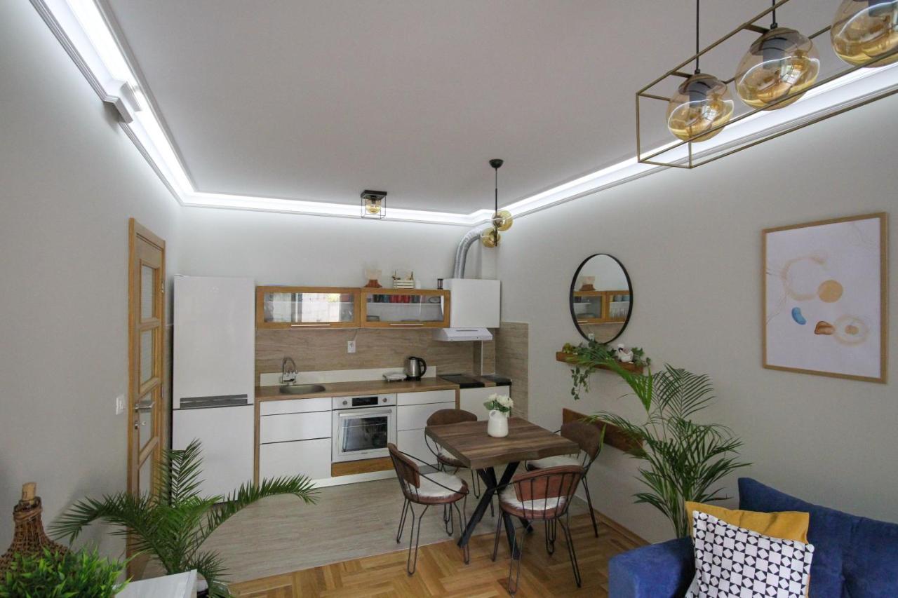Laki Appartement Tivat Buitenkant foto
