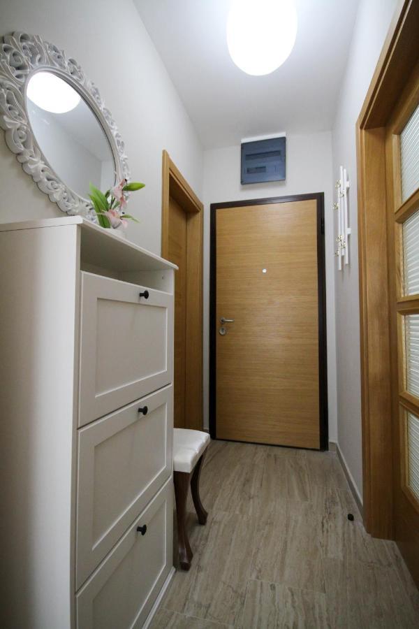 Laki Appartement Tivat Buitenkant foto