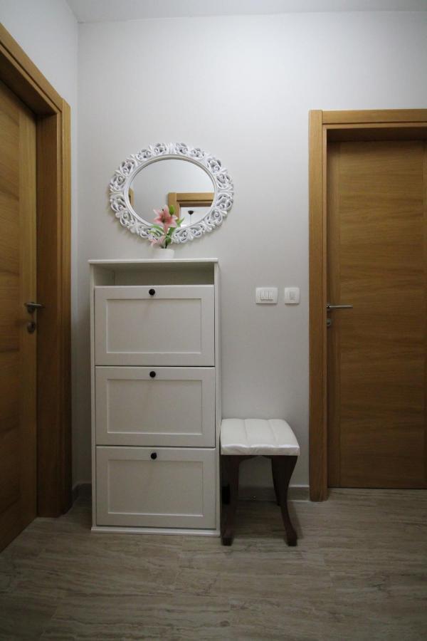 Laki Appartement Tivat Buitenkant foto