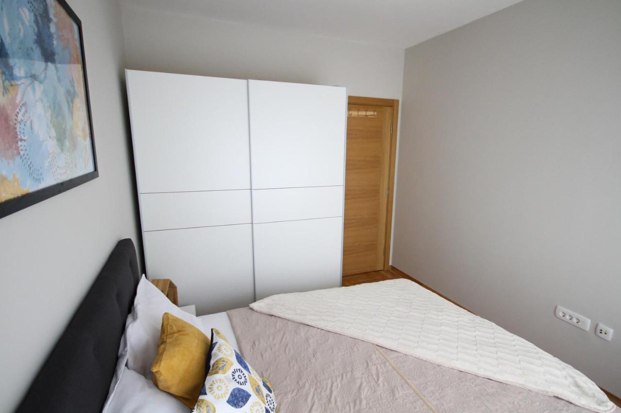 Laki Appartement Tivat Buitenkant foto