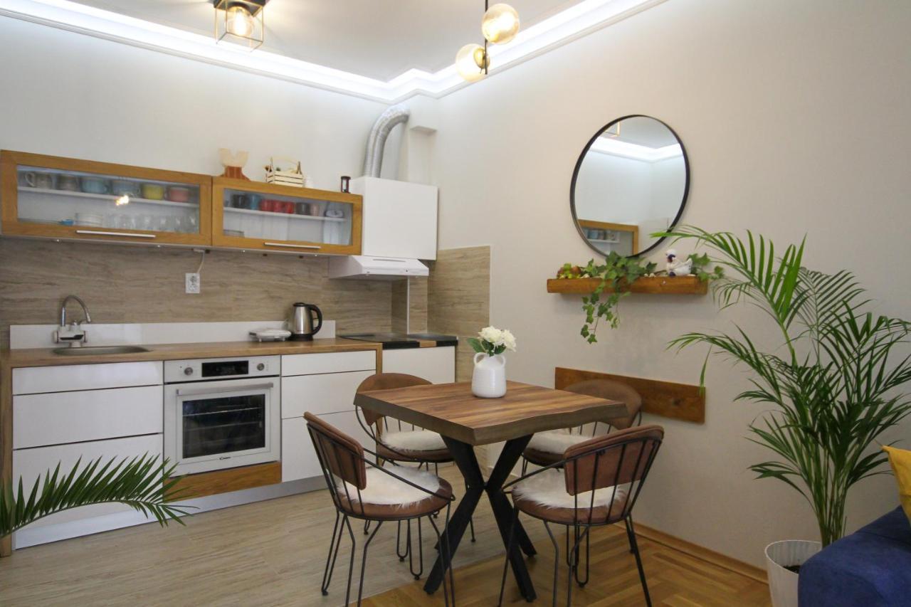 Laki Appartement Tivat Buitenkant foto