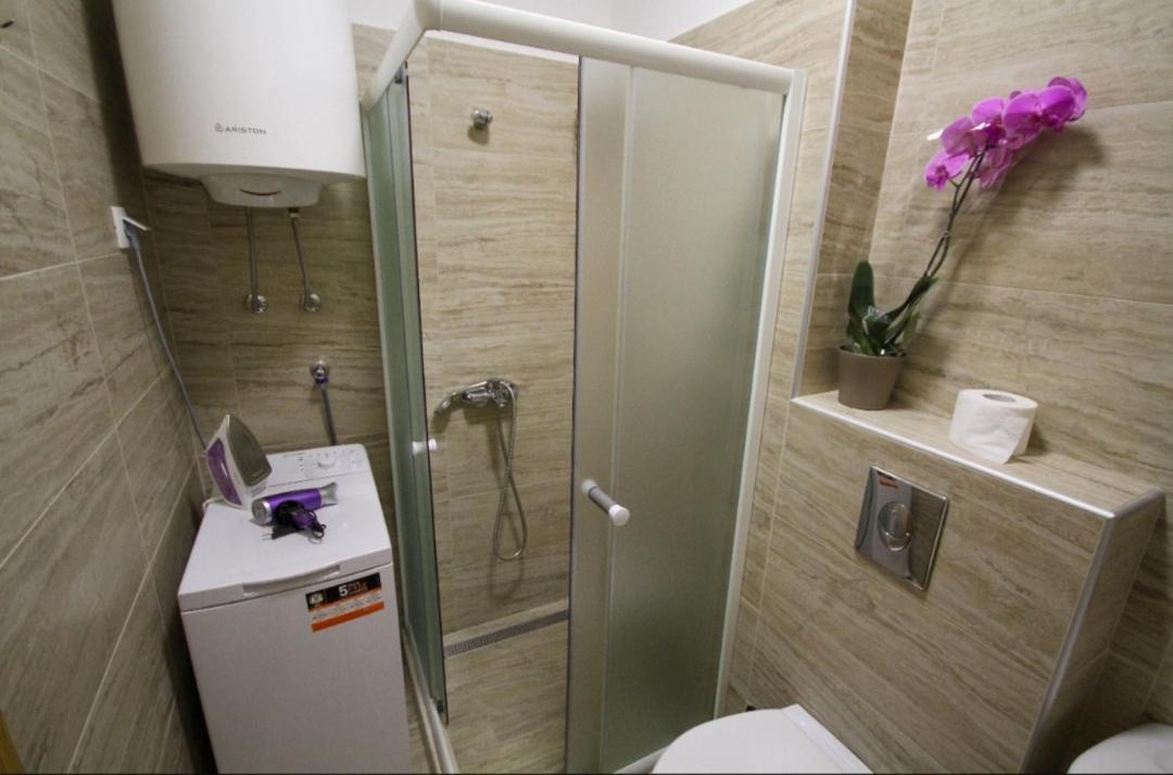 Laki Appartement Tivat Buitenkant foto